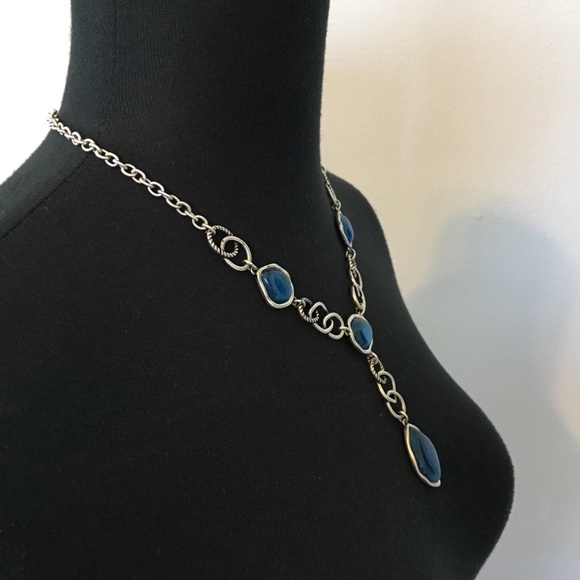 VTG Avon NRQ Necklace and Earrings Set - Picture 4 of 13